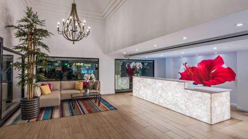 Downtown Palm Springs Hotel | Best Western Plus Las Brisas Hotel