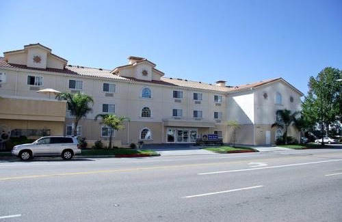 Burbank Hotel | Best Western Plus Media Center Inn & Suites