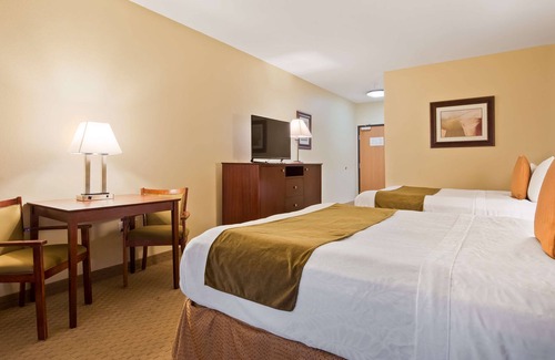 East Las Vegas Hotel | Best Western Plus Montezuma Inn & Suites