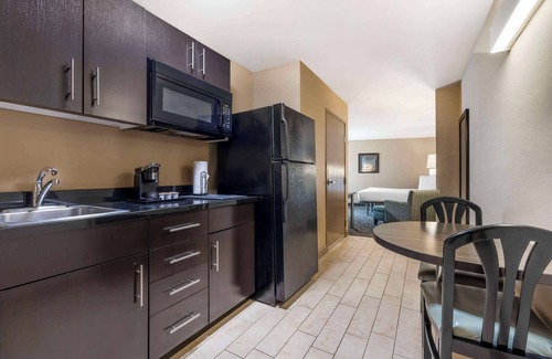 Townsite Hotel | Best Western Plus Oceanside Palms