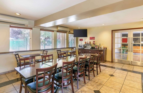 Roseville Hotel | Best Western Plus Orchid Hotel & Suites