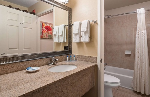 Pleasanton Hotel | Best Western Plus Pleasanton Inn