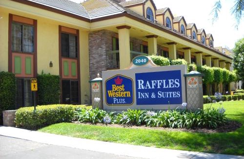 Anaheim Resort Hotel | Best Western Plus Raffles Inn & Suites