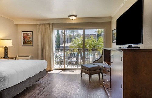 San Luis Obispo Hotel | Best Western Plus Royal Oak Hotel