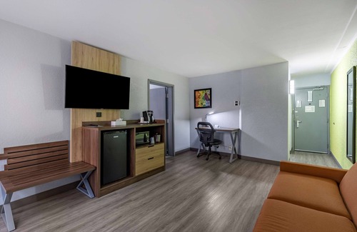 Maryland Heights Hotel | Best Western Plus St. Louis West-Westport