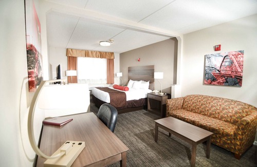Sandusky Hotel | Best Western Plus Sandusky Hotel & Suites