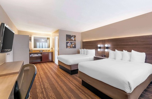 Southwest Anaheim Hotel | Best Western Plus Stovall's Inn