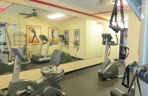 Florida Center Hotel | Best Western Plus Universal Inn - Free Shuttle to Universal Studios!