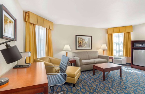 Patterson Hotel | Best Western Plus Villa Del Lago Inn Patterson