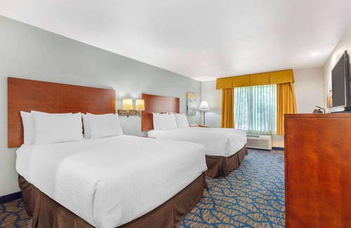 Patterson Hotel | Best Western Plus Villa Del Lago Inn Patterson