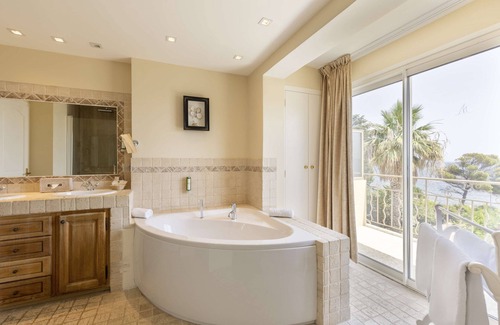 Sainte-Maxime City Centre Hotel | Best Western Premier Montfleuri