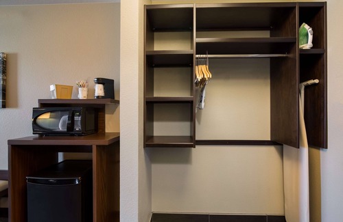 Bismarck Hotel | Best Western Roosevelt Place Hotel
