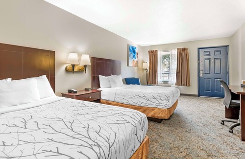 Lookout Valley Neighborhood Association Hotel | Best Western Royal Inn