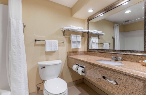 Normandy Shores Hotel | Best Western Seneca-Clemson