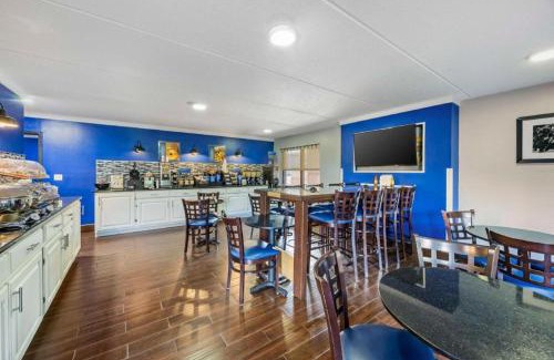 Shelbyville Hotel | Best Western Shelbyville Inn and Suites Celebration Inn