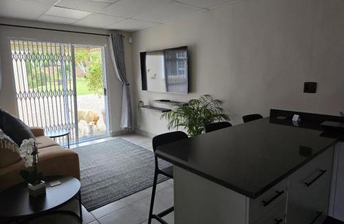 Port Elizabeth Villa | BestInn