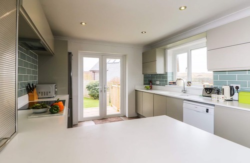 Holywell House | BETHANY BAY VIEW, pet friendly, with a garden in Holywell Bay