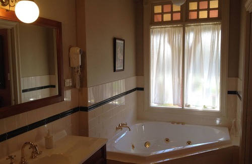 Leura Bed & Breakfast | Bethany Manor Bed & Breakfast