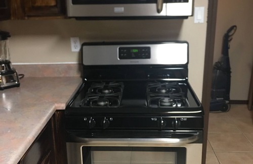 Northwest Heights House | Bethel Home - 3 Bed 2 Bath