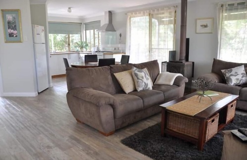 Metricup Apartment | Bettenay Loft Spa Apartment & Lakeview Chalets