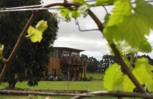 Metricup Apartment | Bettenay Loft Spa Apartment & Lakeview Chalets