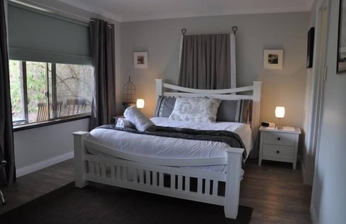 Metricup Apartment | Bettenay Loft Spa Apartment & Lakeview Chalets