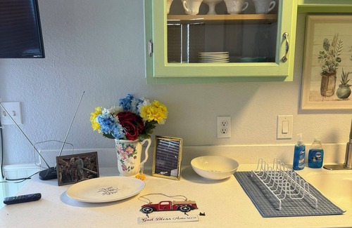 East Mesa House | Better and More Fabulous Than A Hotel