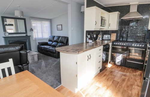 Swarland Cottage | BETTY'S LODGE, pet friendly, with a garden in Swarland