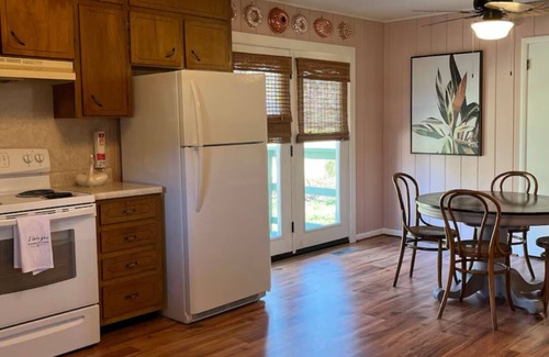 Oneonta House | Betty's Place Charming 2-bedroom house in Oneonta with WiFi Close to Restaurants