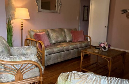Oneonta House | Betty's Place Charming 2-bedroom house in Oneonta with WiFi Close to Restaurants