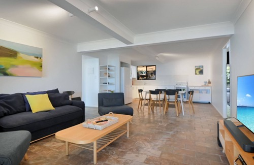 Brisbane Waterfront House | Bettys Place @ Cowan Cowan