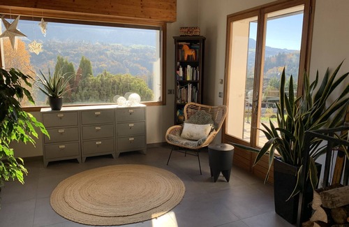 Saint-Jorioz House | Between Lake & Mountain, Panoramic view with pool.