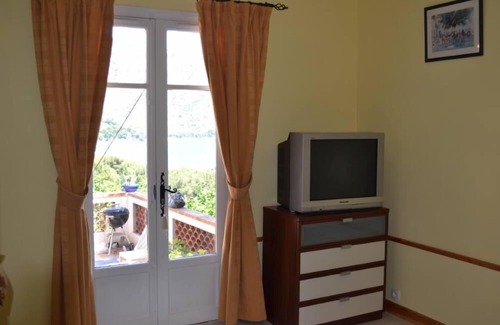 Eze Apartment | Between Monaco & St Jean Cap Ferrat, Eze bord de Mer, 200 m from the beach