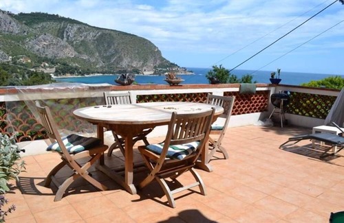 Eze Apartment | Between Monaco & St Jean Cap Ferrat, Eze bord de Mer, 200 m from the beach