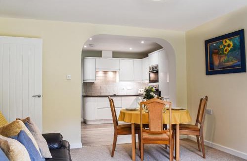 New Forest District House | Between The Forest And The Sea