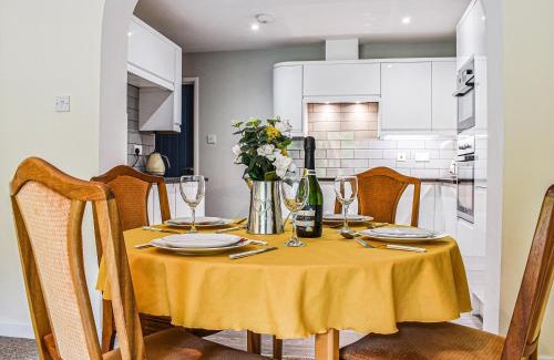 New Forest District House | Between The Forest And The Sea