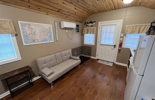Salem Cabin | Between The Lakes Pond Cabin- Free Park Pass
