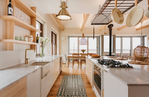 Kalk Bay Apartment | Between The Mountain And The Sea