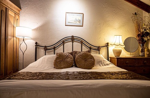 Bangor Cottage | Beudy Bach Cottage with PRIVATE Hot Tub & Gym. Near ZipWorld..Snowdonia.