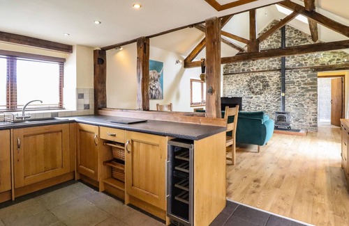 Newtown Cottage | BEUDY BACH Y GARTH, romantic, character holiday cottage in Newtown