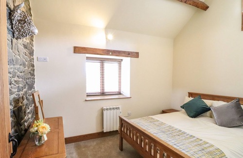 Newtown Cottage | BEUDY BACH Y GARTH, romantic, character holiday cottage in Newtown