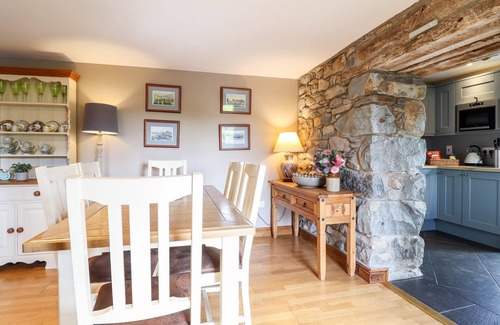 Dolgellau Cottage | BEUDY PENARDDWNION, pet friendly, with a garden in Dolgellau