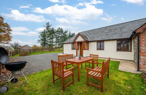 Llanfair Caereinion House | Beudy'r Copa - Two Bedroom House, Sleeps 4