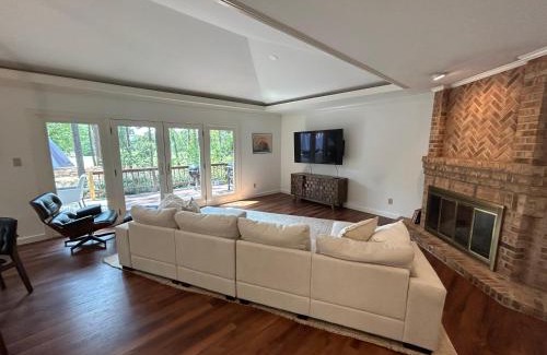 Pinehurst House | Beulah Hill 2 bed 2 bath golf course view
