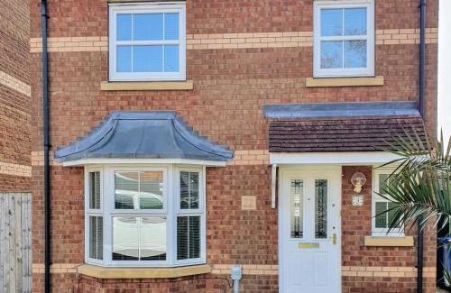 Beverley House | Beverley Central Townhouse Free Parking Sleeps 8