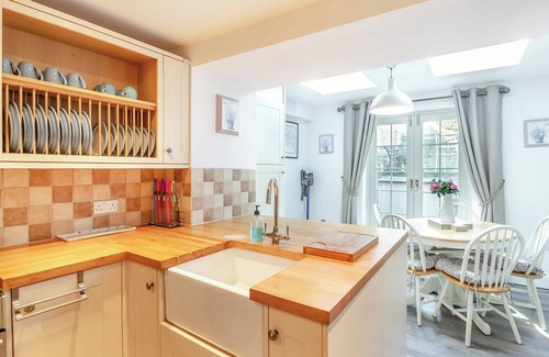 Thornton Dale Cottage | Beverley House - UK43519