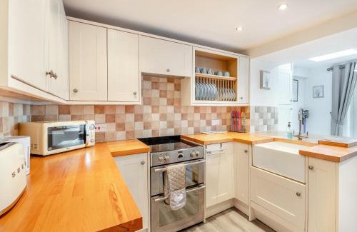 Thornton Dale House | Beverley House - Uk43519