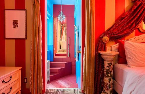 Trousdale Estates Apartment | Beverly Hills - Bold, Theatrical & Unique