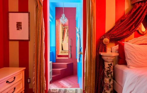 Trousdale Estates Apartment | Beverly Hills - Bold, Theatrical & Unique