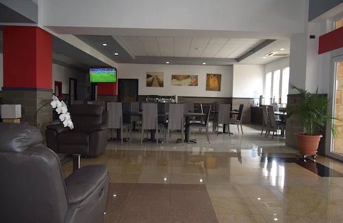 Antiguo Cuscatlan Hotel | Beverly Hills: Hotel & Business